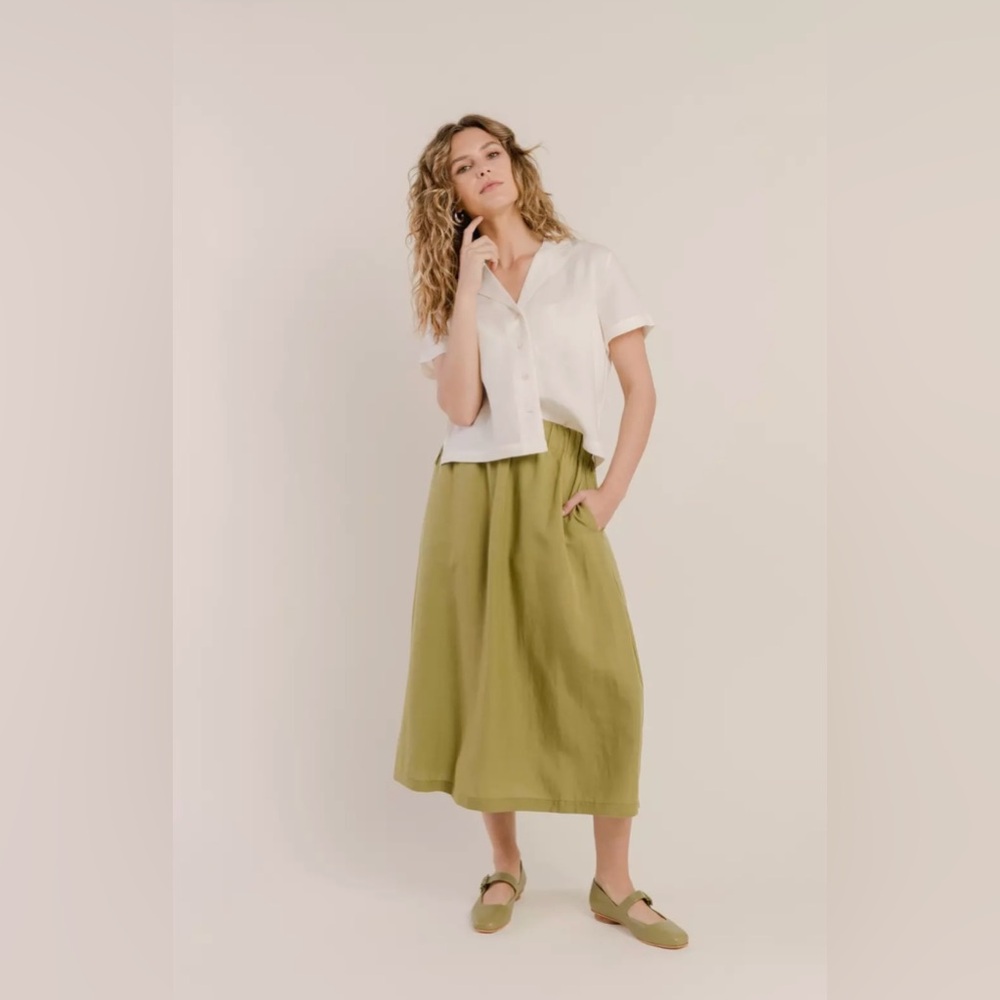 Medium Tradlands Meadow Midi Skirt in Olive